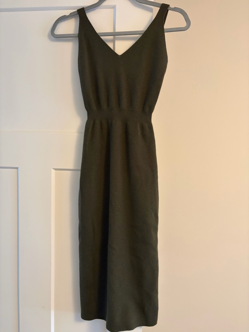 Sleeveless V-Neck Olive Green Knit Midi Dress